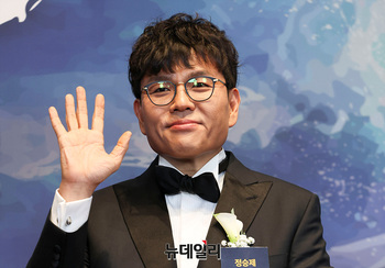 [영상] 손인사하는 정승제 