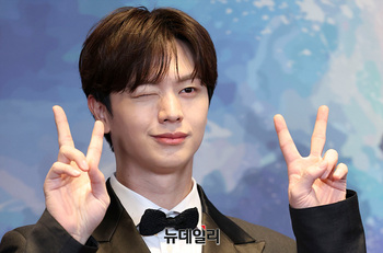 [영상] 육성재 '깜찍 윙크'