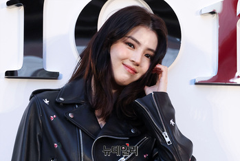 [영상] 한소희 '상큼 볼하트'