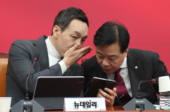 [포토] 대화 나누는 송언석·송언석