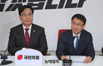 [포토] 환담 나누는 한병도·송언석