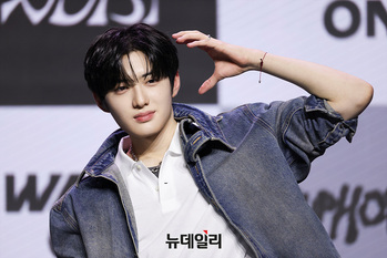 [포토] 포즈 취하는 알파드라이브원 상현 