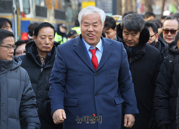 [포토] 영장심사 출석하는 전광훈 목사