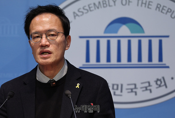 [포토] 서울 버스운행 파업관련 기자회견하는 박주민 의원