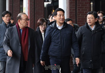 [포토] 홍제 유진상가 둘러보는 오세훈 서울시장