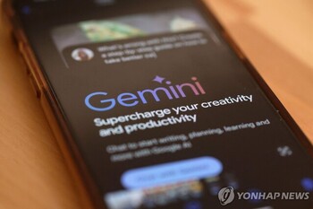 제미나이, 구글 업고 챗GPT 제칠까 … 이제 'AI 비서'가 유튜브 시청 기록도 활용