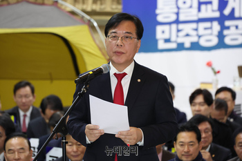 [포토] 로텐더홀서 발언하는 송언석 국민의힘 원내대표