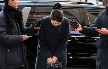 [포토] 고개 숙인 강선우 의원 