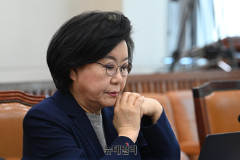 [포토] 굳은 표정의 이혜훈 후보자