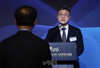 [포토] 신년인사하는 정재헌 한국정보방송통신진흥협회장