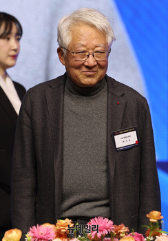 [포토] 방송통신인 신년인사회 참석한 배순훈 S&T중공업 회장