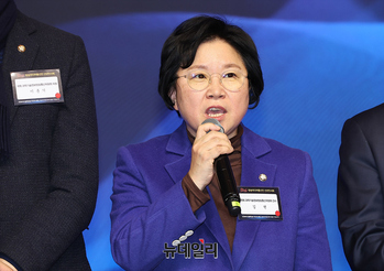 [포토] 덕담하는 김현 의원