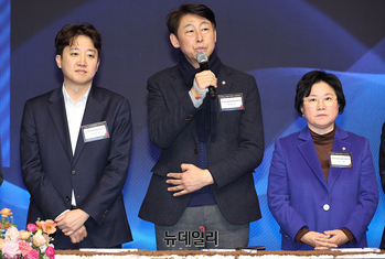 [포토] 새해인사하는 이훈기 의원