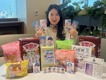 GS25, 버추얼 아이돌 ‘플레이브’ 컬래버 열풍 … “'두쫀쿠' 제치고 검색어∙매출 1위”