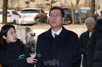 [포토] 법정 향하는 박성재 전 법무부 장관 