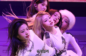 [포토] '젠지미' 넘치는 키키 타이틀곡 404 무대