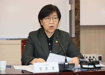 호랑이 등에 올라탄 국민연금 … 국내 주식 목표비중 14.4%서 14.9%로 올린다