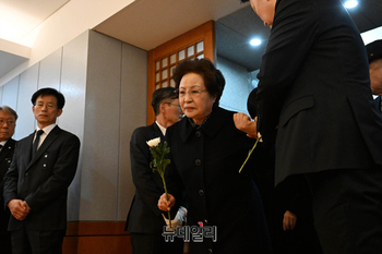 [포토] 빈소 찾은 권양숙 여사