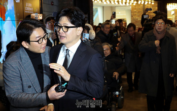 [포토] 한동훈, 취재진 질문에 '묵묵부답'