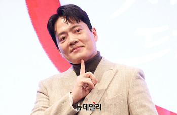 [영상] 김형묵 '사랑을 처방해 드립니다'