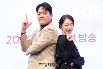 [영상] 사랑을처방해드립니다 김형묵-소이현 '채널 고정' 