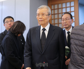 [포토] 빈소 조문하는 김종인 전 비대위원장