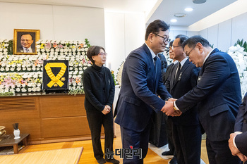 [포토] 빈소 찾은 송영길 소나무당 대표 