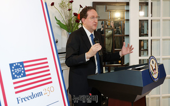 [포토] 축사하는 '제임스 헬러' 주한 미국대사대리