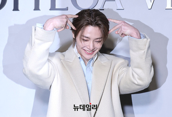 [영상] 스트레이키즈 아이엔, 강추위에 팬몰고 성수동 등장