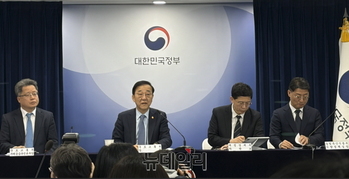 [일문일답] 김윤덕 국토장관 "2월중 추가부지 발표 … 재초환 폐지, 논의한 바 없다"