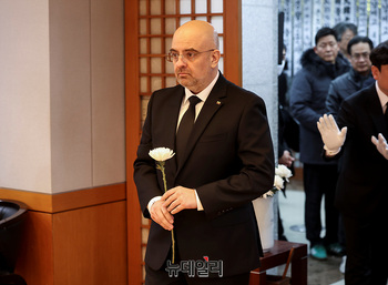 [포토] 조문하는 '페타르 크라이체프' 주한불가리아대사