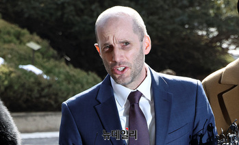 [포토] 입장 밝히는 '해롤드 로저스' 한국 쿠팡 임시대표