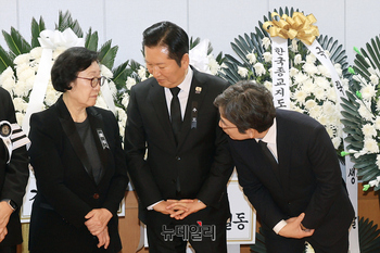 [포토] 빈소 지키는 한명숙 전 총리