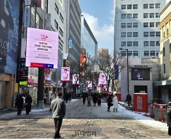 [르포] 지갑 두꺼워진 中 관광객 방한에 명동 상권 기대감 ↑