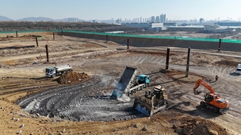 갈 곳 잃은 서울 폐기물, 선거 앞둔 지자체들 