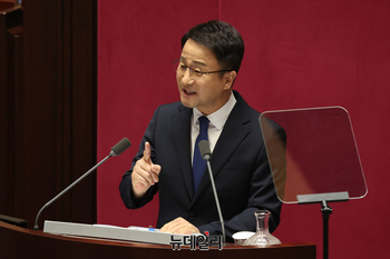 '재판 3법' 밀어붙이는 민주당 … 사법부 장악 미련 못버리는 '나치식 독재' 행보