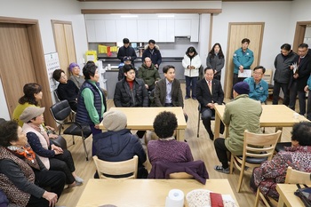 김진태 지사, 경로당 한파쉼터 현장 점검 … 