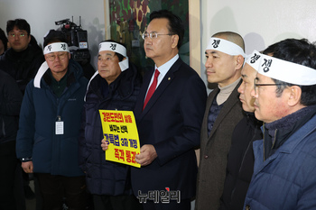 [포토] 강원특별자치도법 3차 개정 촉구하는 김진태·유상범