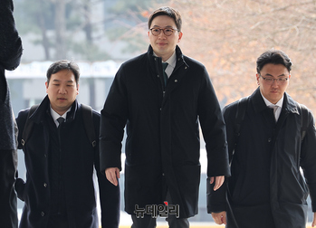 [포토] 헌법재판관 미임명 관련 공판 출석하는 이원모 전 인사비서관