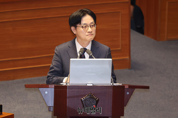 [포토] 대정부질문 출석한 김정관 산업통상부 장관