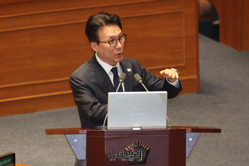 [포토] 대정부질문서 답변하는 김민석 국무총리