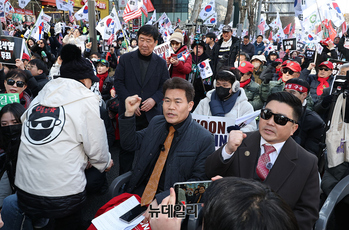 [포토] 尹 공소기각 외치는 전한길-김현태