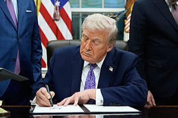 트럼프 "전 세계에 10% 새로운 관세 부과" … 靑, 오후 2시 긴급 대책회의 