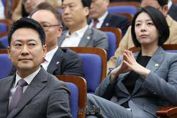 [포토] 의원총회 참석한 장동혁·배현진