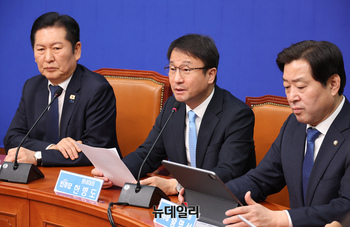 [포토] 최고위 참석한 한병도 더불어민주당 원내대표