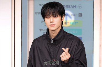 [포토] 에이티즈 우영 '손가락 하트'