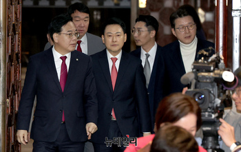 [포토] 의총 참석하는 장동혁 대표와 송언석 원내대표