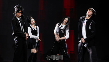 [포토] 무대 선보이는 그룹 초코 