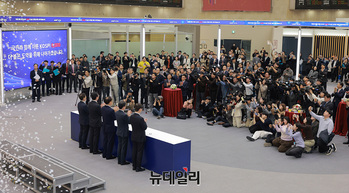 [포토] 코스피 사상 최초 6,000p 돌파 기념행사