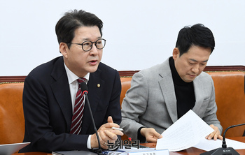 [포토] 발언하는 신동욱 국민의힘 최고위원